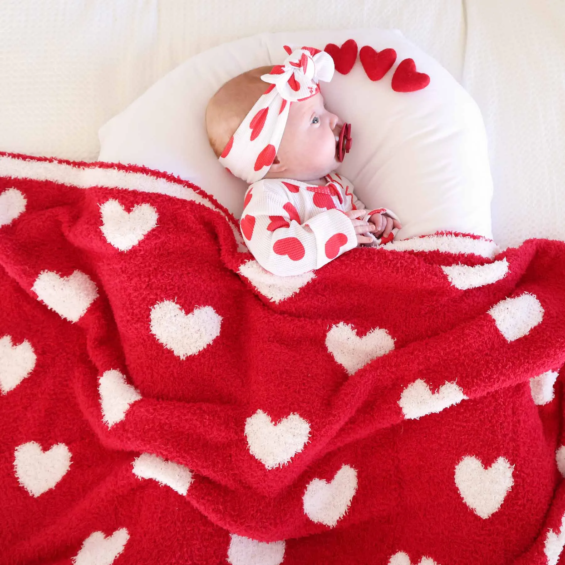 CuddleLane™ Luxe Blankets | Red Hearts