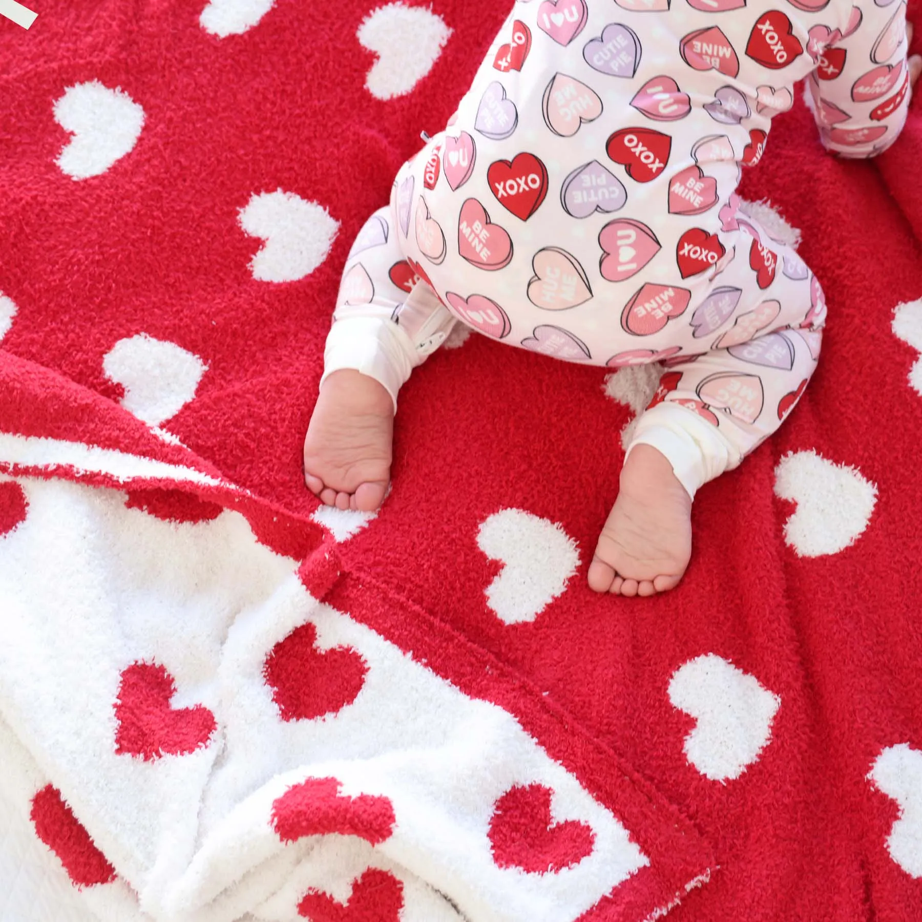 CuddleLane™ Luxe Blankets | Red Hearts