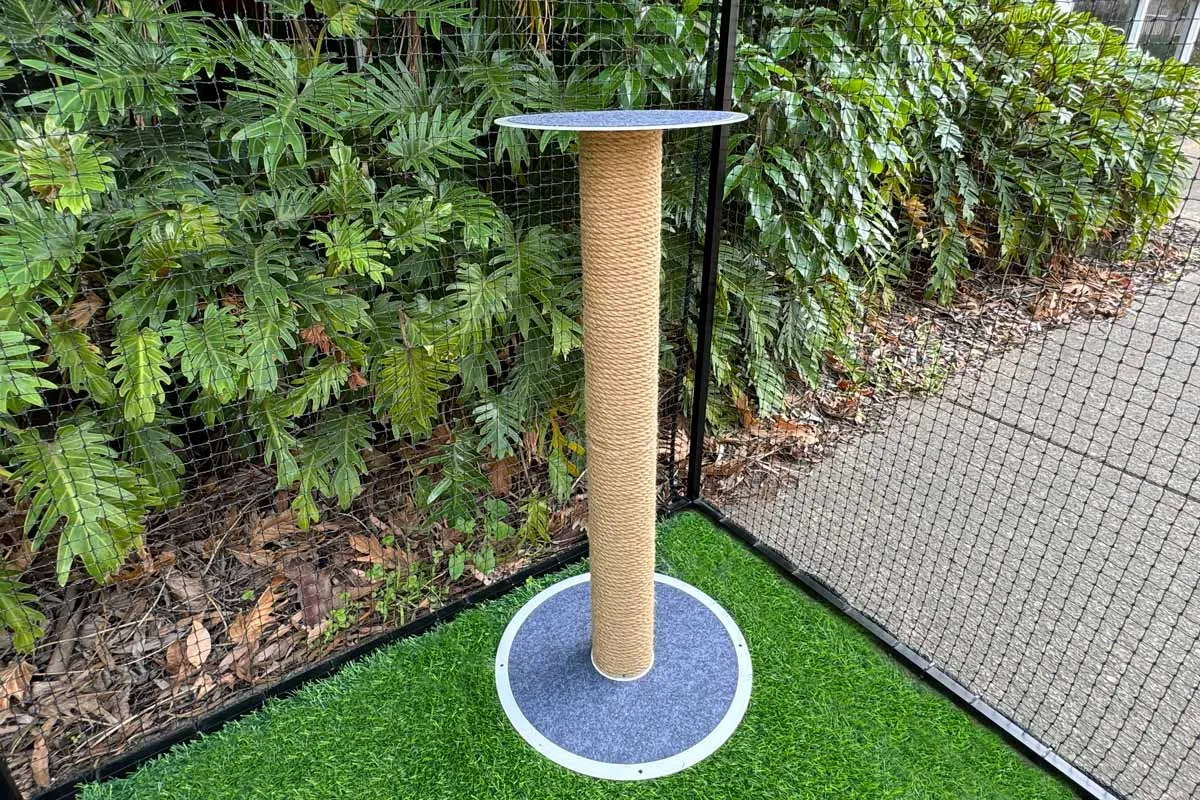 Skywalks Outdoor Cat Scratching Tower